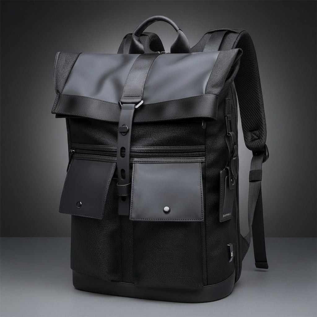 BANGE Rolltop-Rucksack in Schwarz mit geschlossenem Rolltop