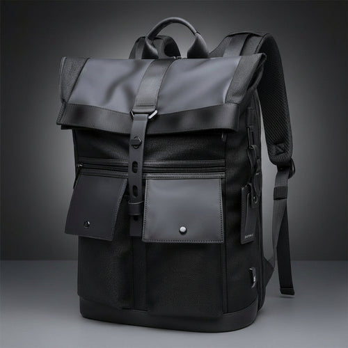 BANGE Rolltop-Rucksack in Schwarz mit geschlossenem Rolltop