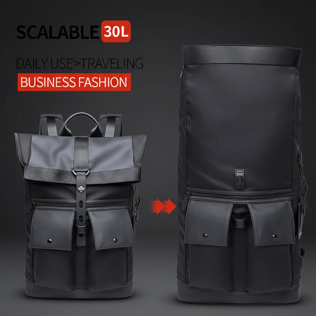 Rolltop-Rucksack kompakt zusammengerollt und auf 30 Liter erweitert